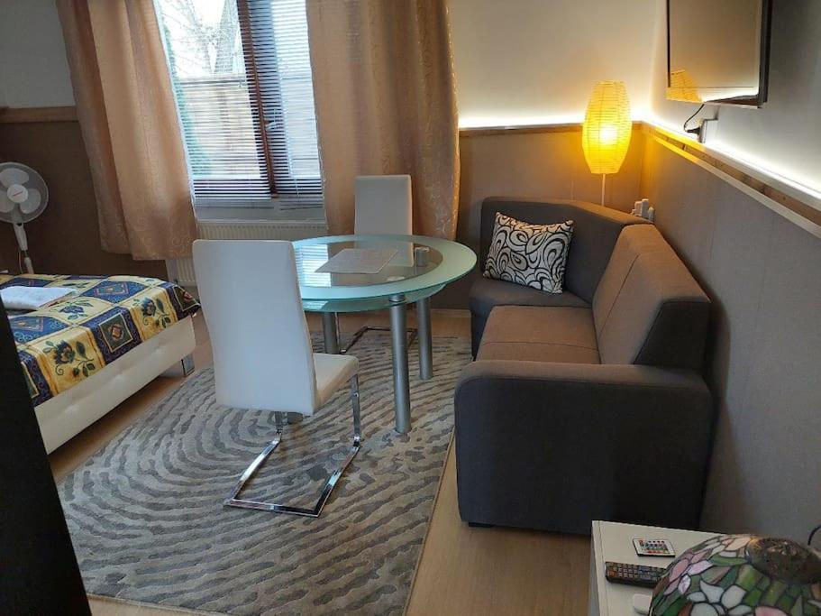Ujszeged Apartman Buitenkant foto