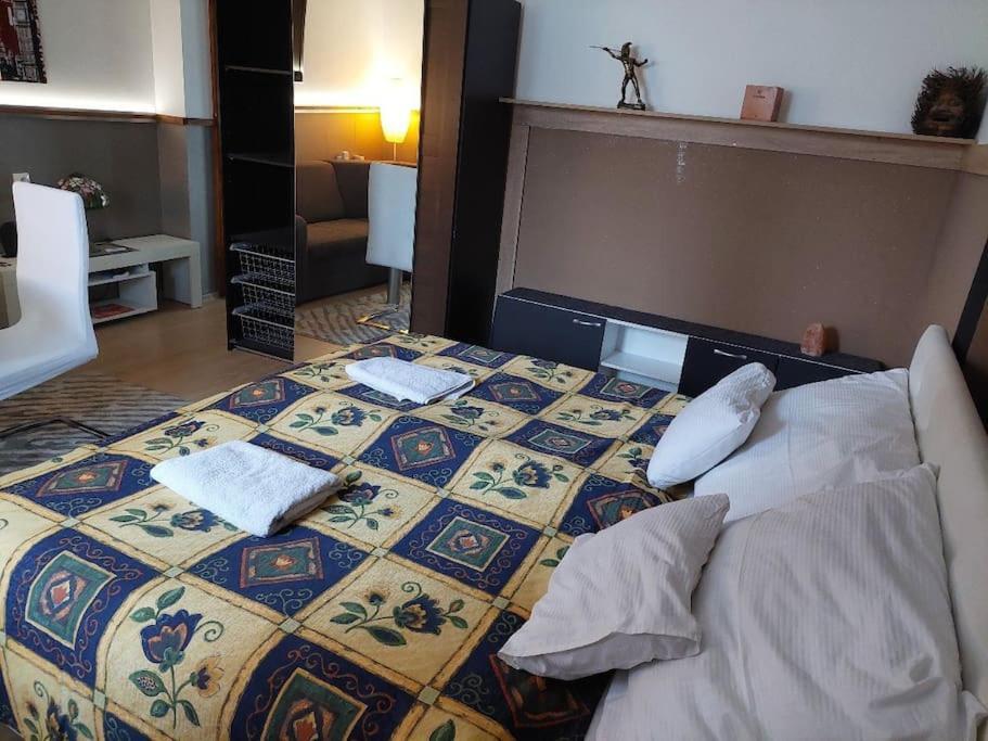 Ujszeged Apartman Buitenkant foto