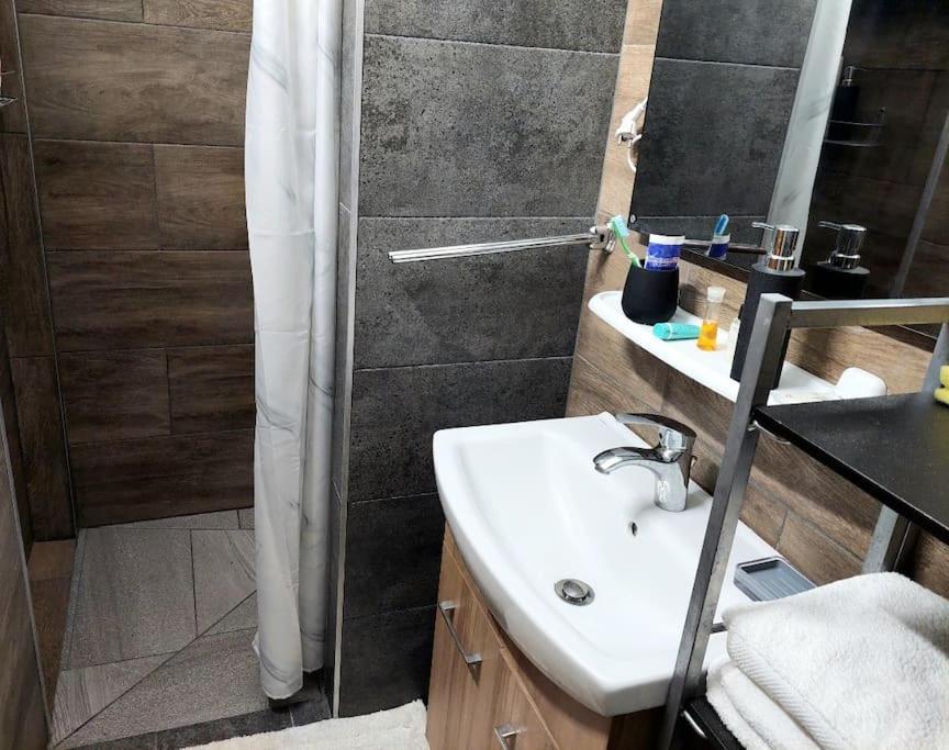 Ujszeged Apartman Buitenkant foto