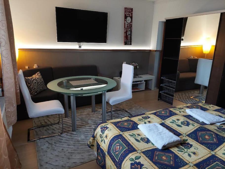 Ujszeged Apartman Buitenkant foto