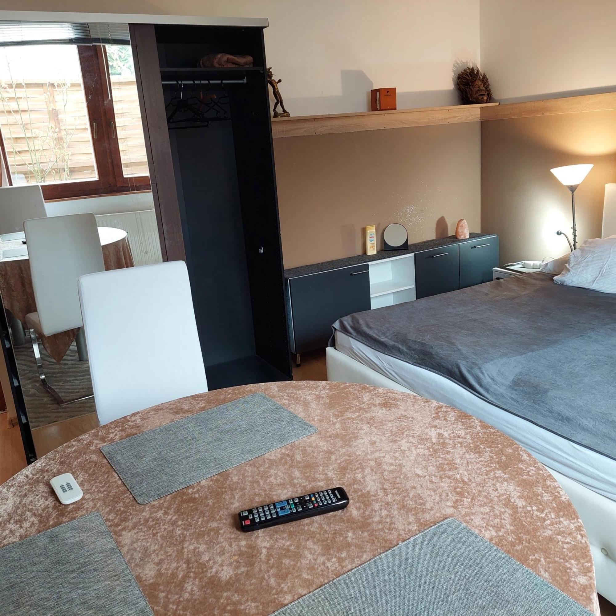 Ujszeged Apartman Buitenkant foto