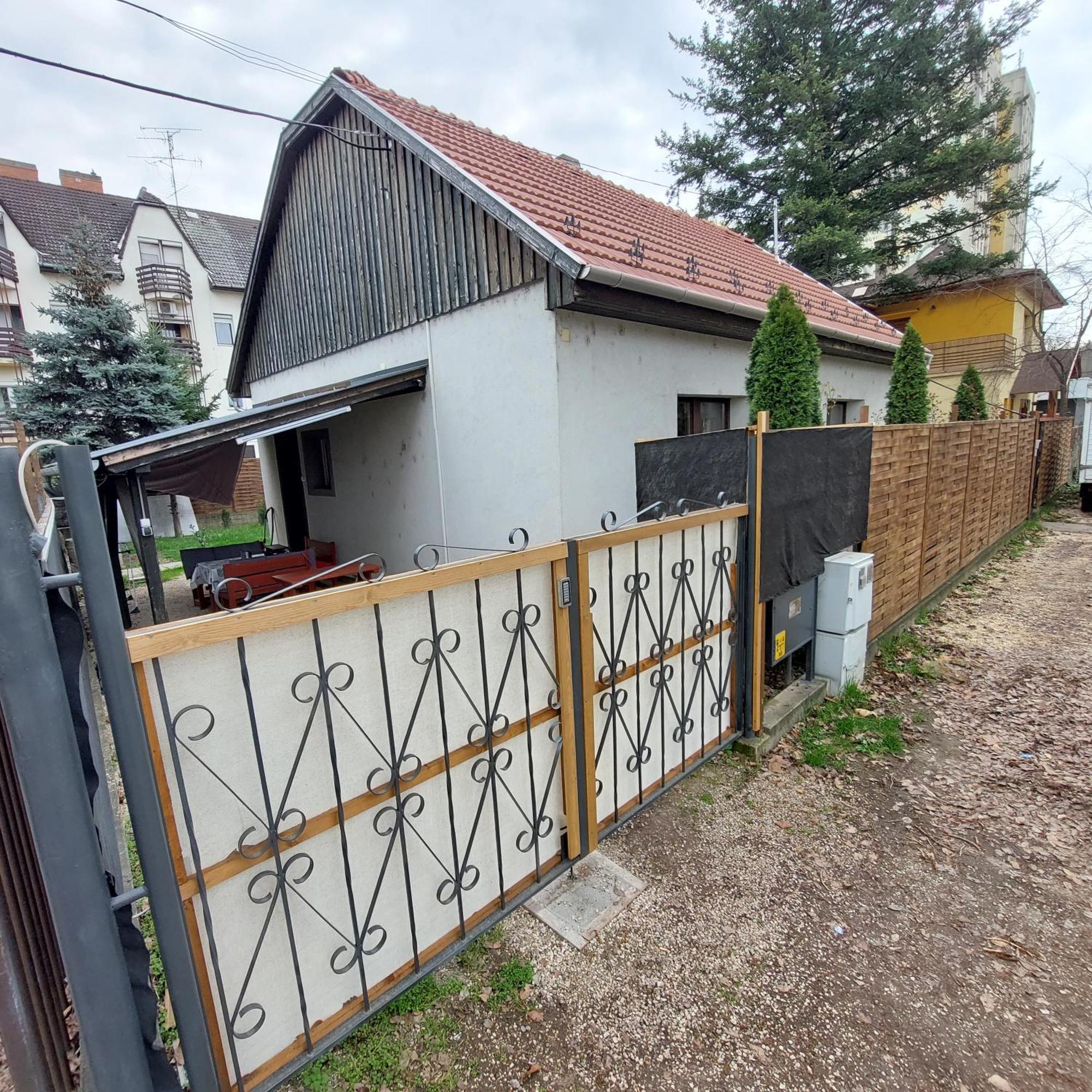 Ujszeged Apartman Buitenkant foto