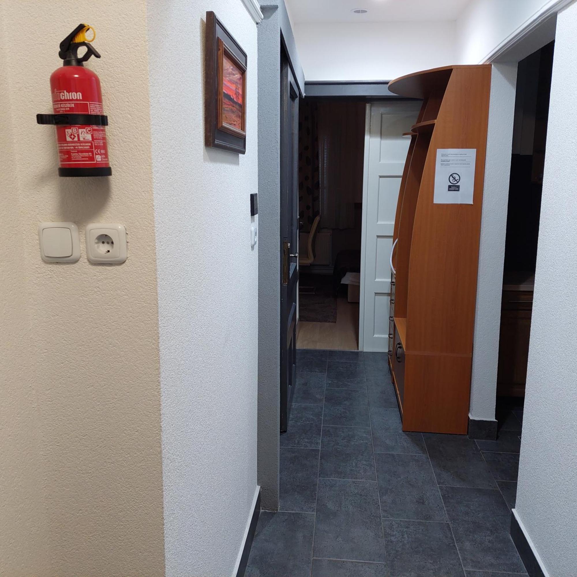 Ujszeged Apartman Buitenkant foto