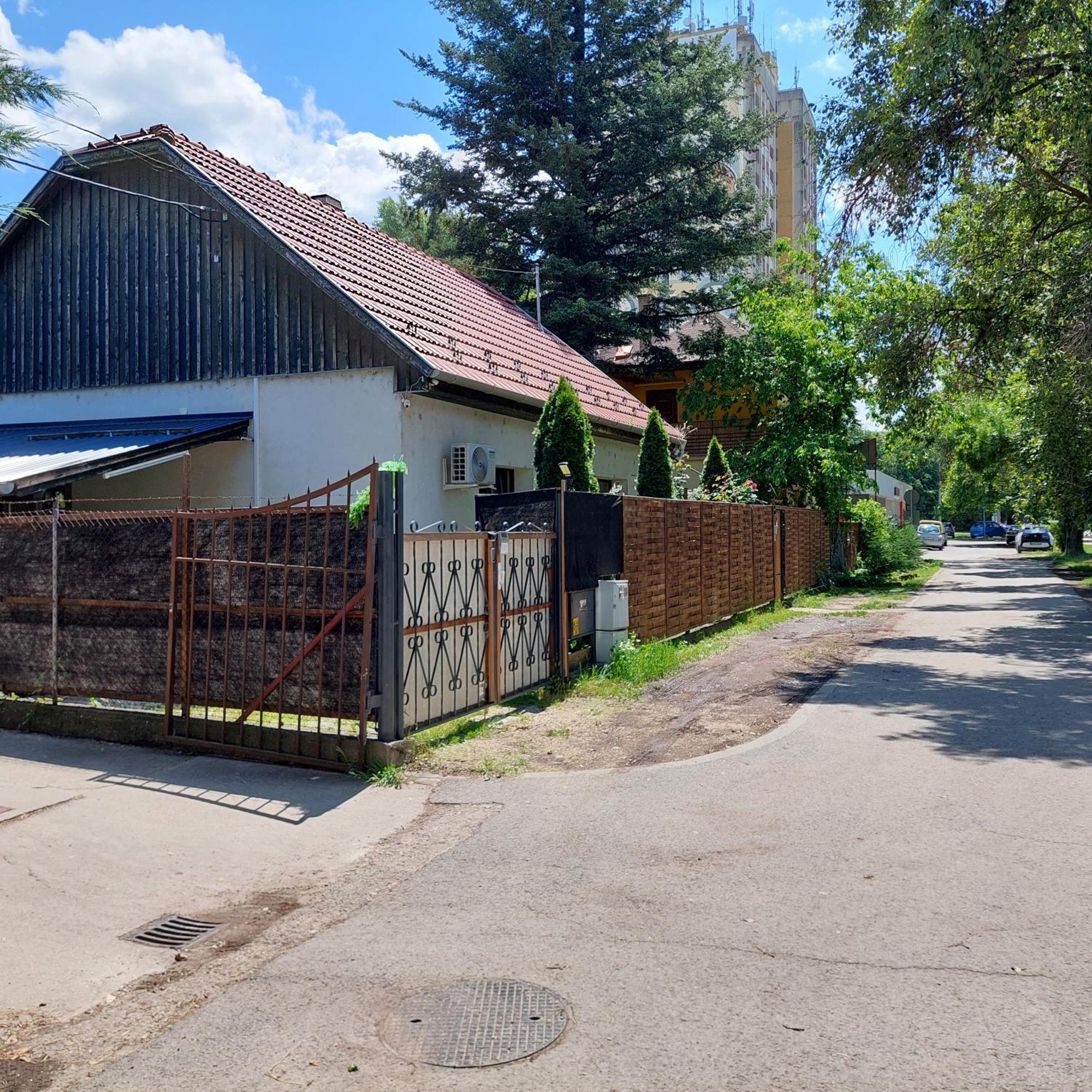 Ujszeged Apartman Buitenkant foto
